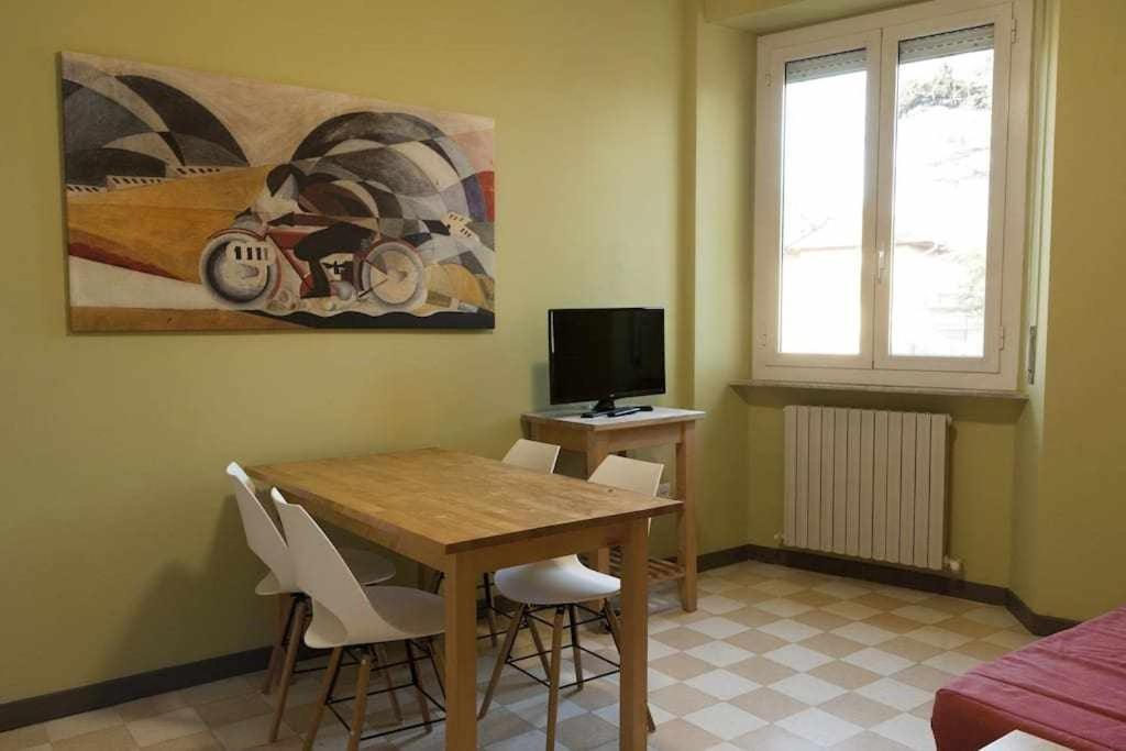 Ospitaci Appartamenti Viale Mezzetti Foligno Buitenkant foto